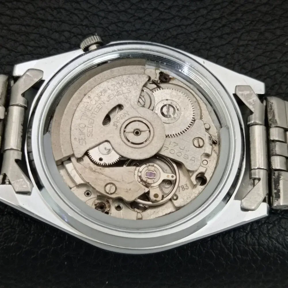 Vintage 1979 Seiko Automatic Mens Silver Watch W/daydate & White accents